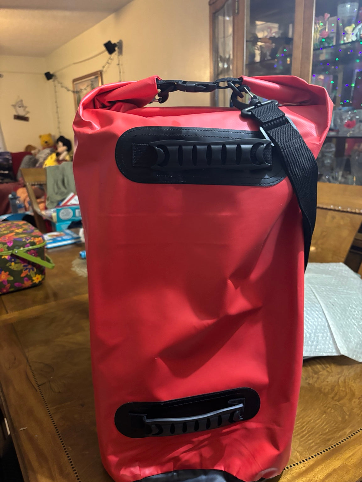Red carrying case supplied with the 6 by 8 meter vehicle fire blanket